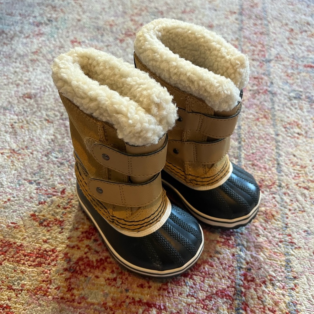 Baby/toddler Sorel Snow Boots Size 4